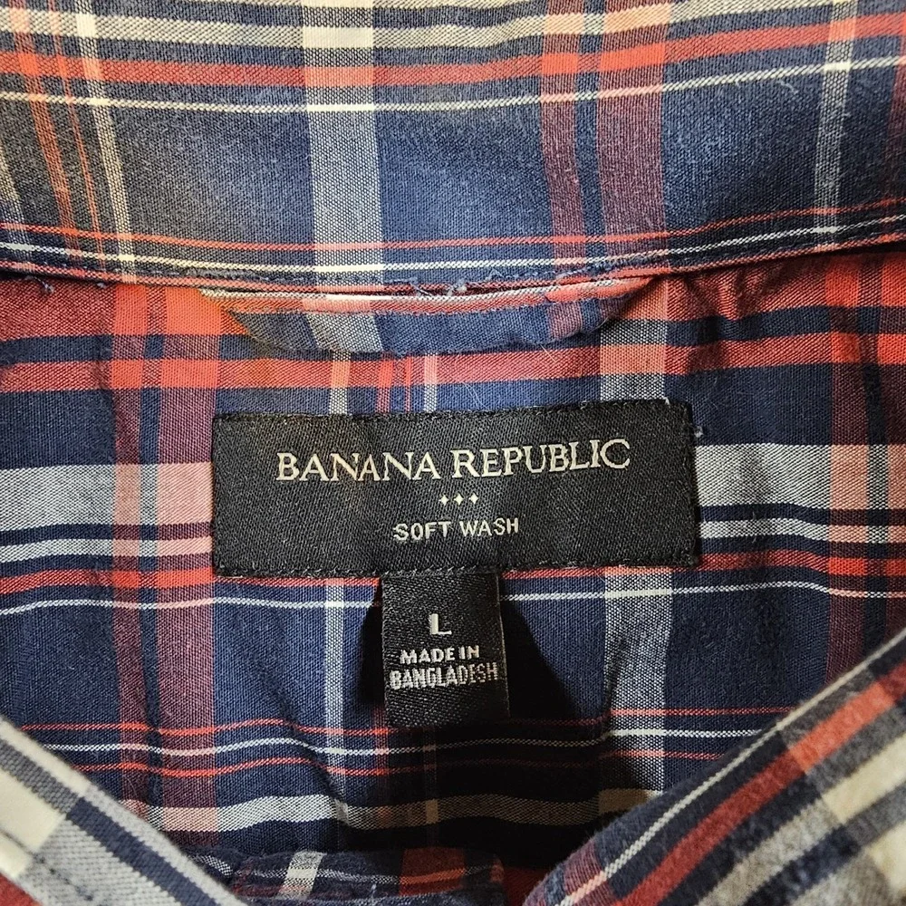 Banana Republic Soft Wash Button Up Shirt Mens Large Red Blue Plaid Short Sleeve